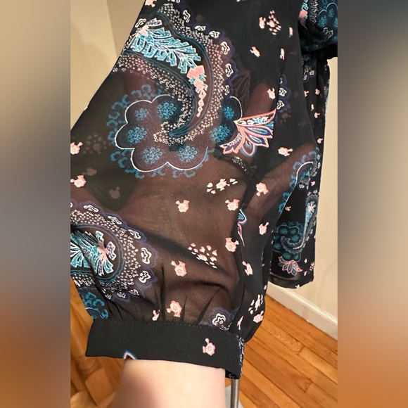 Express Black, Blues & Pinks Sheer Wrap Paisley Summer Romper Great Cond… - Picture 4 of 13